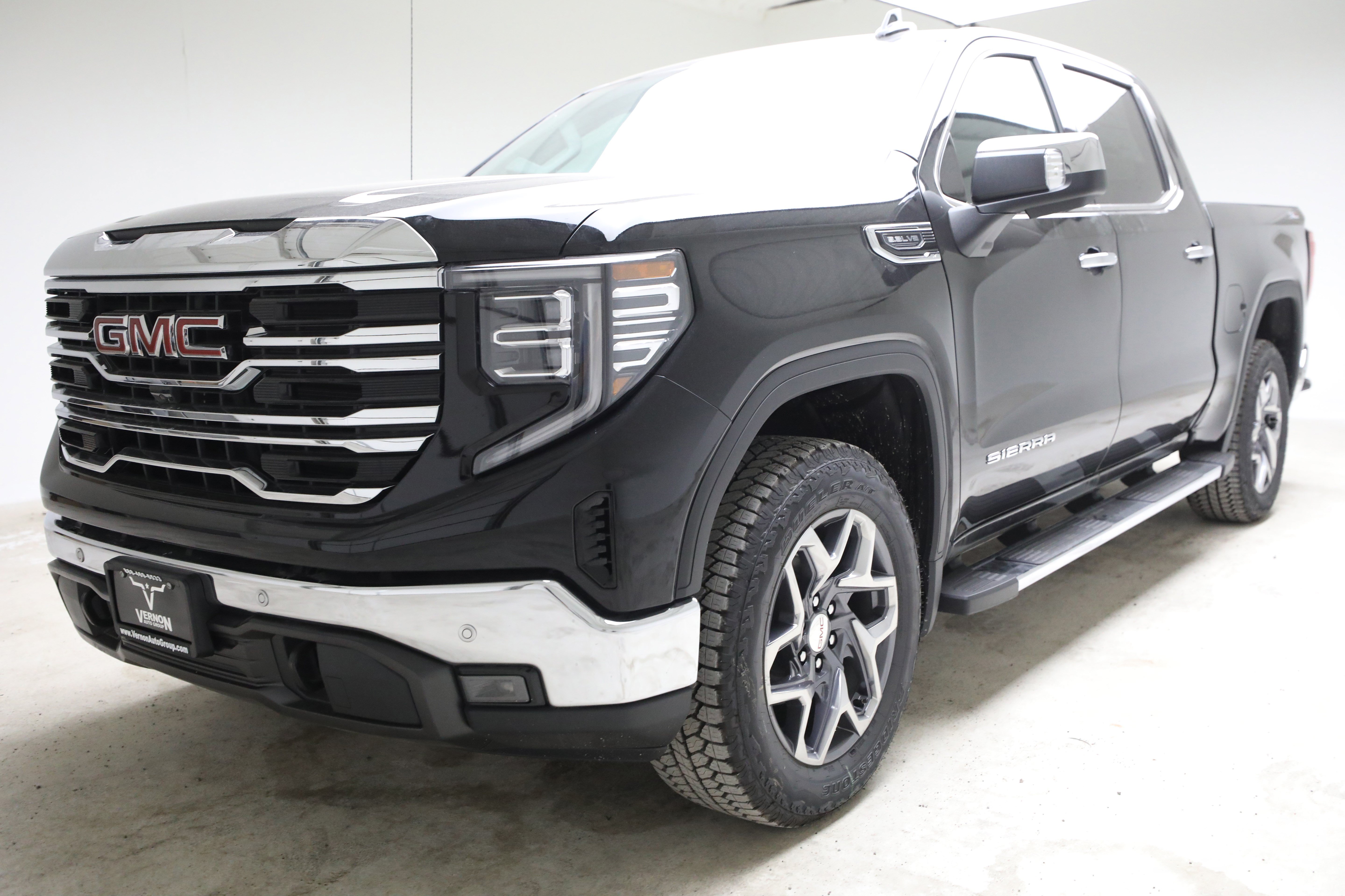 New 2026 GMC Sierra 1500 SLT w/ SLT Premium Package