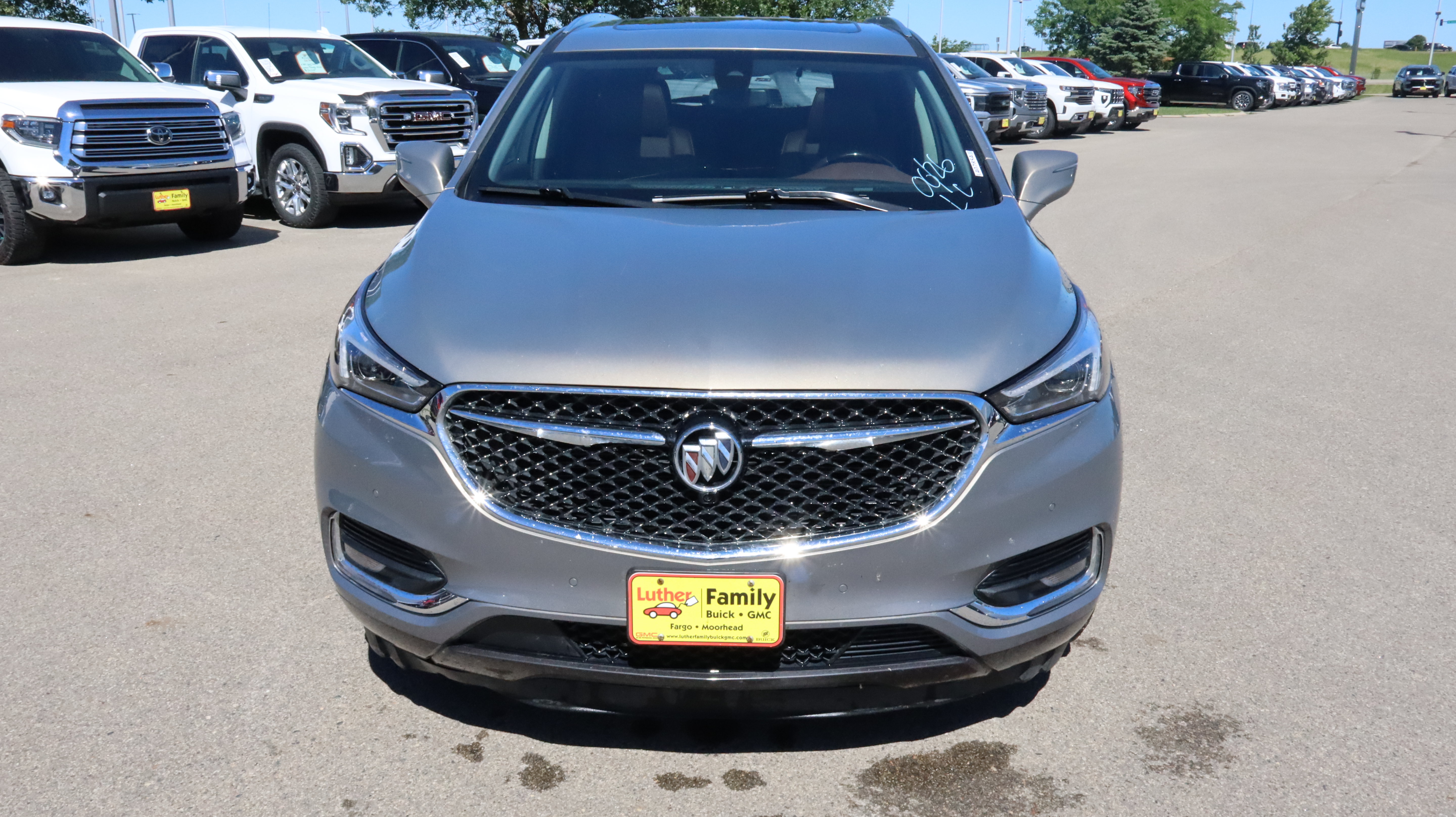 Used 2019 Buick Enclave Avenir w/ Avenir Technology Package AWD/4WD image 2