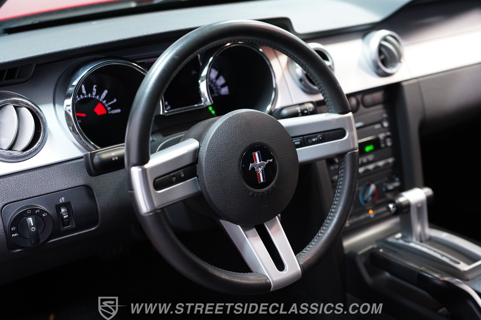Used 2005 Ford Mustang GT RWD image 30