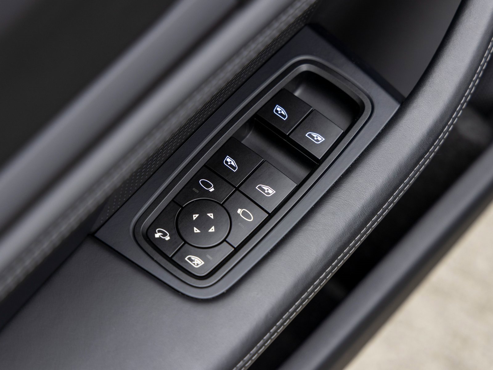 New 2025 Porsche Taycan 4S image 22