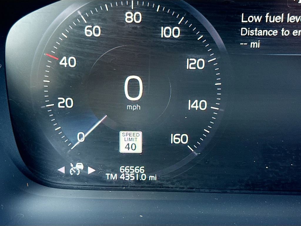 Used 2021 Volvo XC90 T6 Inscription w/ Climate Package image 13