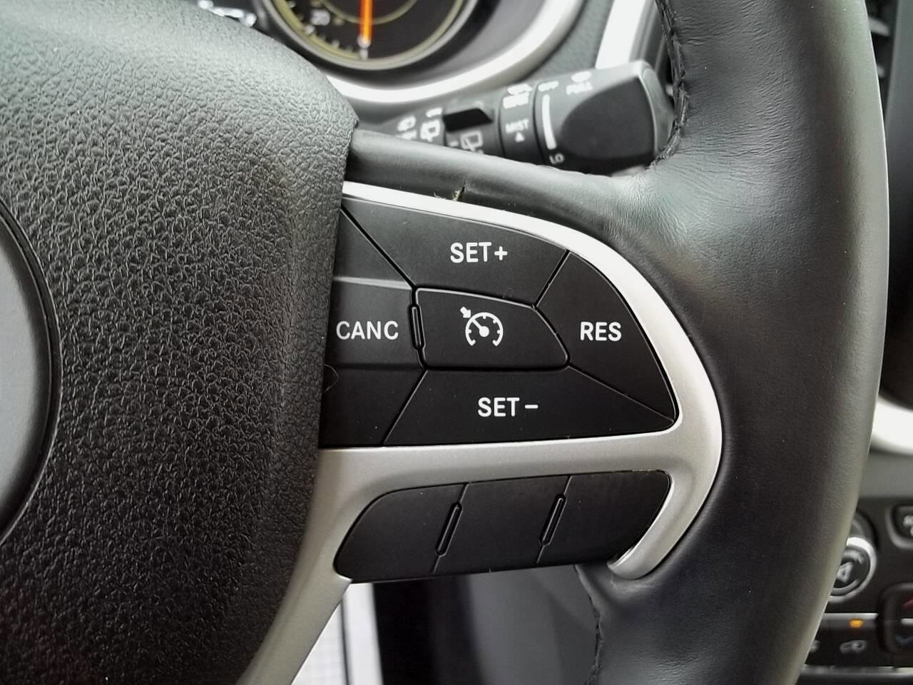 Used 2016 Jeep Cherokee Limited w/ Trailer Tow Group image 21