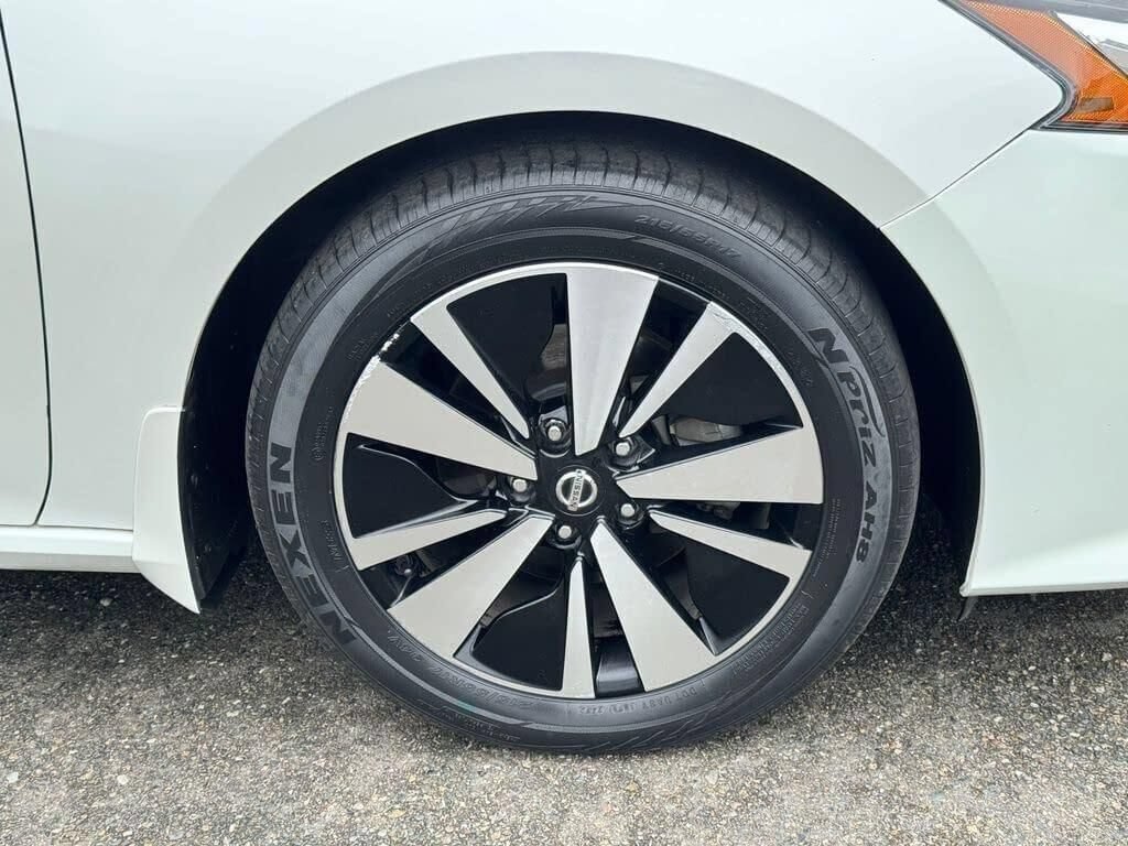 Used 2019 Nissan Altima 2.5 SV FWD image 10