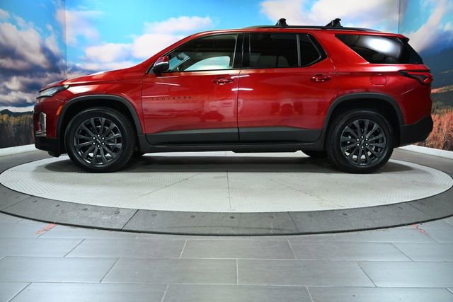 Used 2022 Chevrolet Traverse RS w/ LPO, 'HIT The Road' Package AWD/4WD image 4