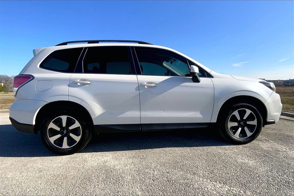 Used 2017 Subaru Forester 2.5i Limited image 4