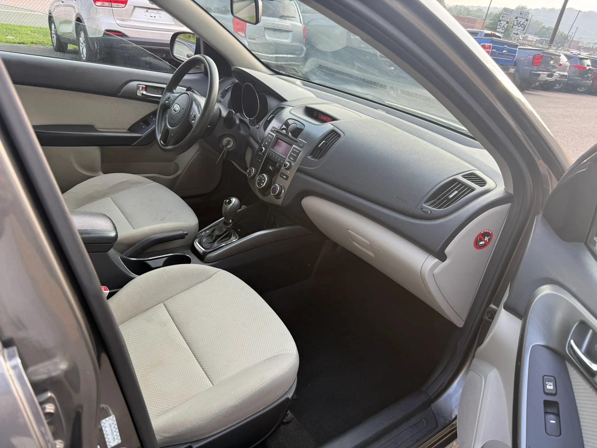 Used 2013 Kia Forte EX w/ Premium Pkg FWD image 13
