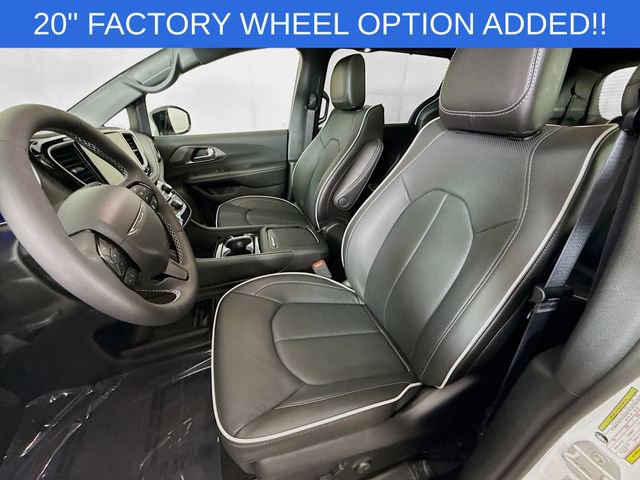 New 2027 Chrysler Pacifica Limited AWD/4WD image 20