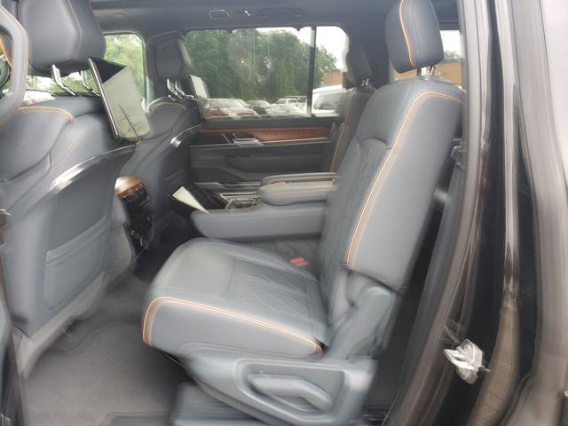 Used 2024 Jeep Grand Wagoneer Series III w/ Rear Seat Video Group 1 AWD/4WD image 11