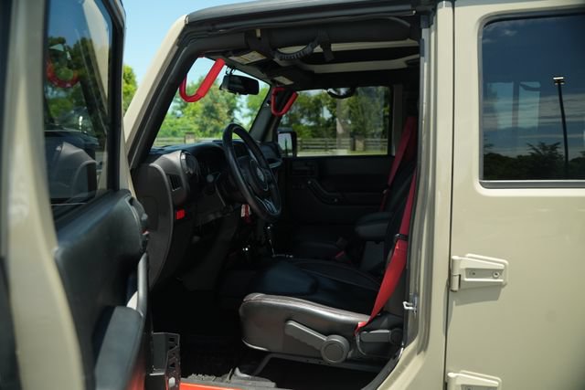 Used 2017 Jeep Wrangler Unlimited Rubicon AWD/4WD image 12