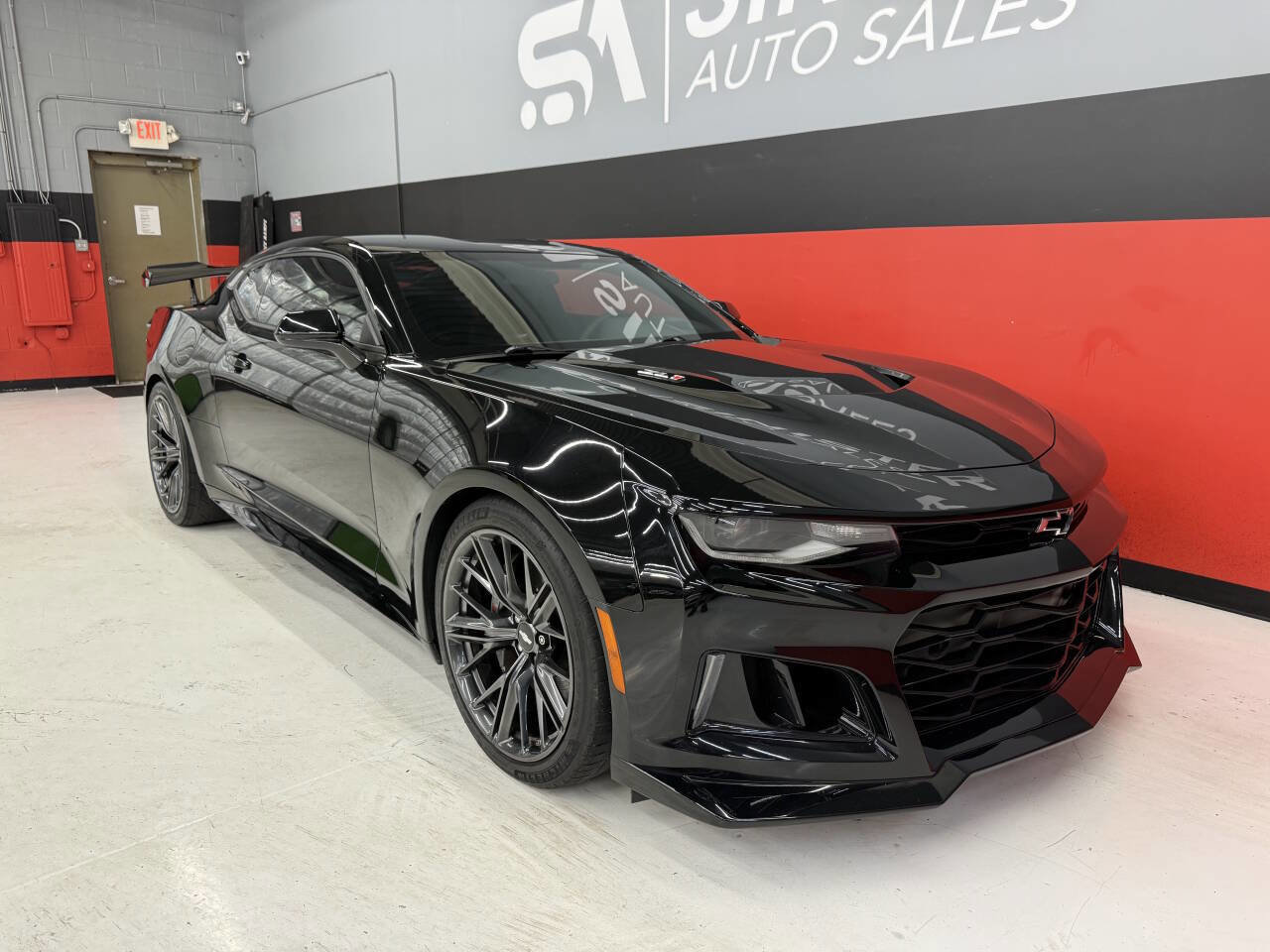 Used 2018 Chevrolet Camaro ZL1 RWD image 35