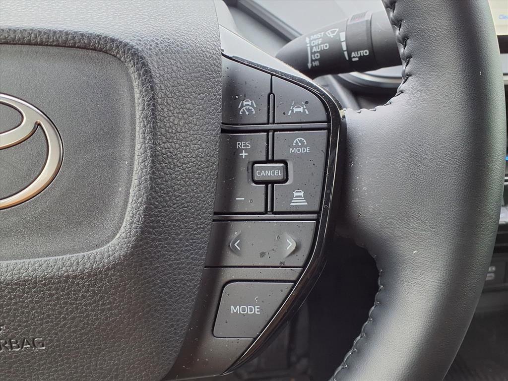 Used 2024 Toyota Prius XLE image 18