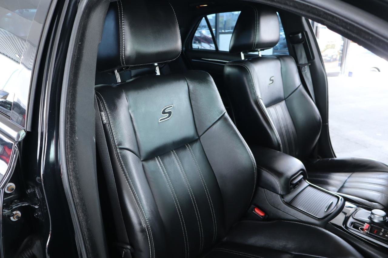 Used 2018 Chrysler 300 S w/ Beats Audio Group RWD image 38