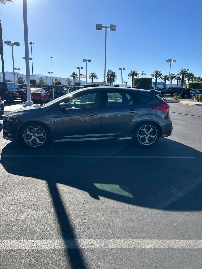 Used 2016 Ford Focus ST w/ Equipment Group 401A FWD image 6