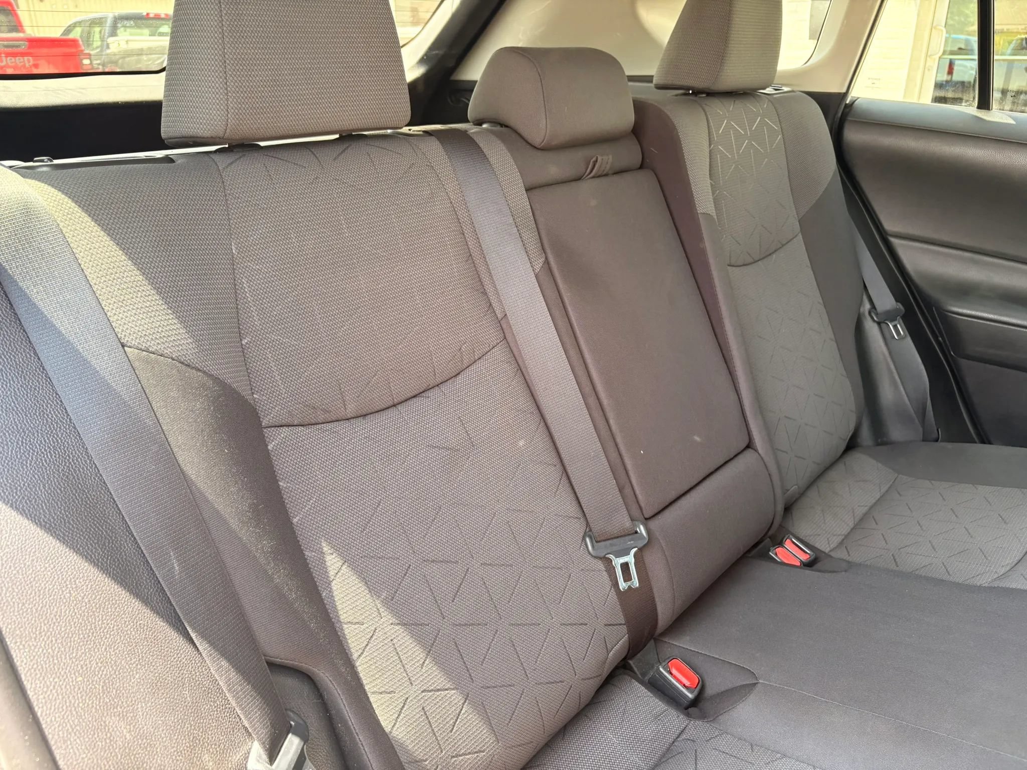 Used 2021 Toyota RAV4 XLE AWD/4WD image 21