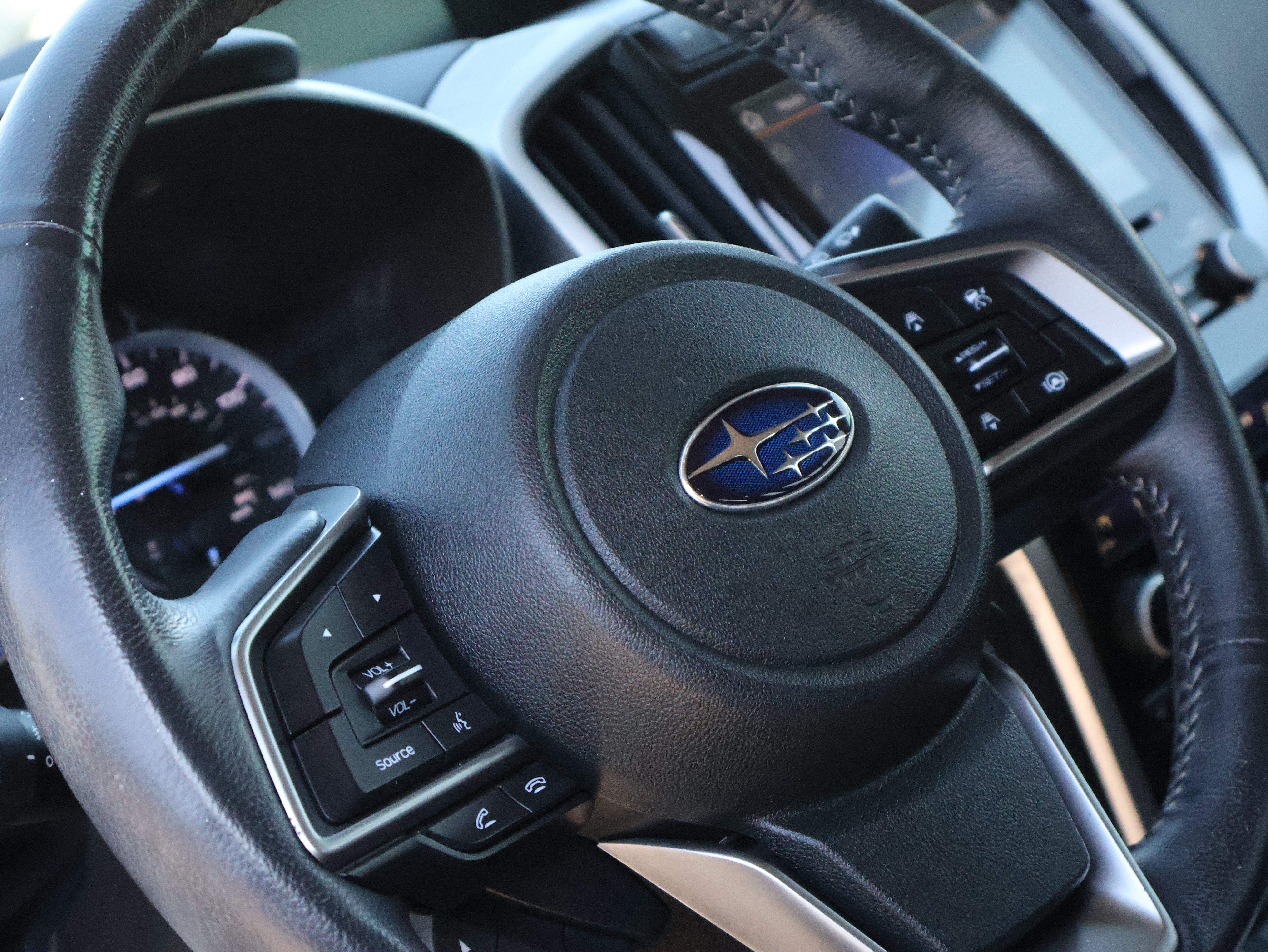 Used 2022 Subaru Ascent Limited w/ Technology Package AWD/4WD image 28