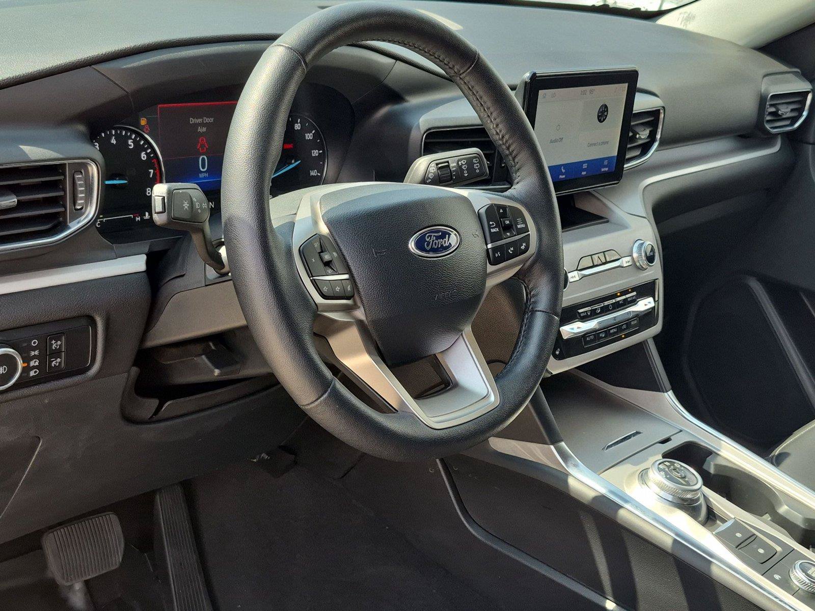 Used 2024 Ford Explorer XLT w/ Equipment Group 202A AWD/4WD image 9
