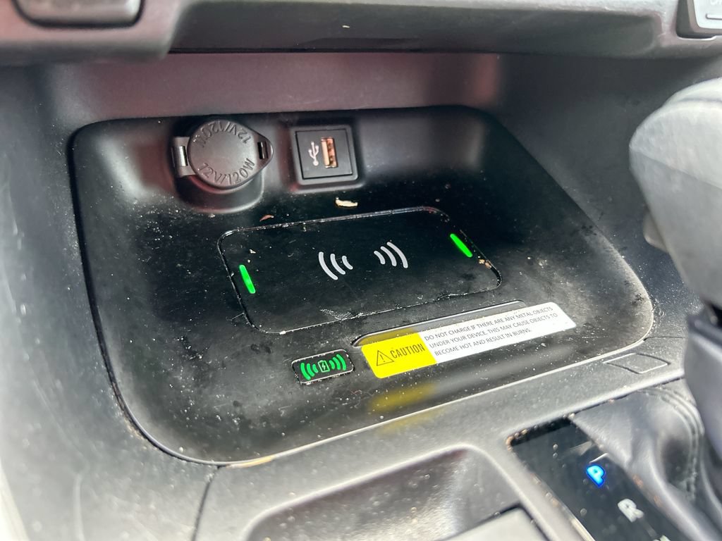 Used 2025 Toyota RAV4 XLE FWD image 35