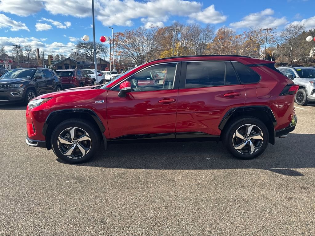 Used 2022 Toyota RAV4 SE image 4