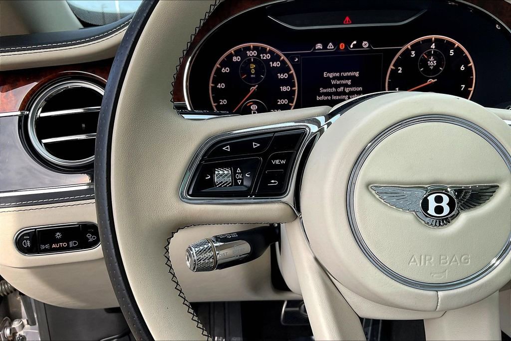 Used 2022 Bentley Flying Spur V8 image 11