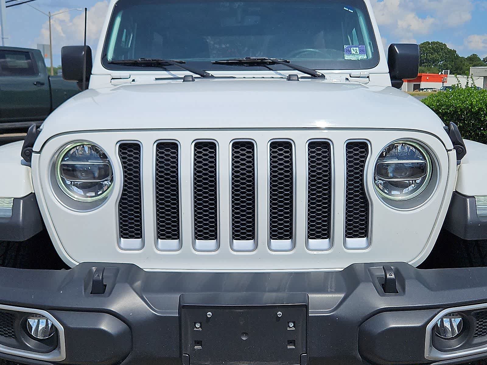 Used 2018 Jeep Wrangler Unlimited Sahara AWD/4WD image 35