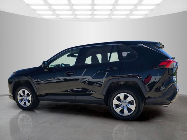 Used 2023 Toyota RAV4 LE AWD/4WD image 10