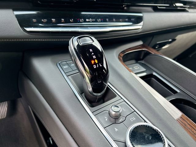 Used 2021 Cadillac Escalade Premium Luxury w/ Driver Assist Tech Package AWD/4WD image 15