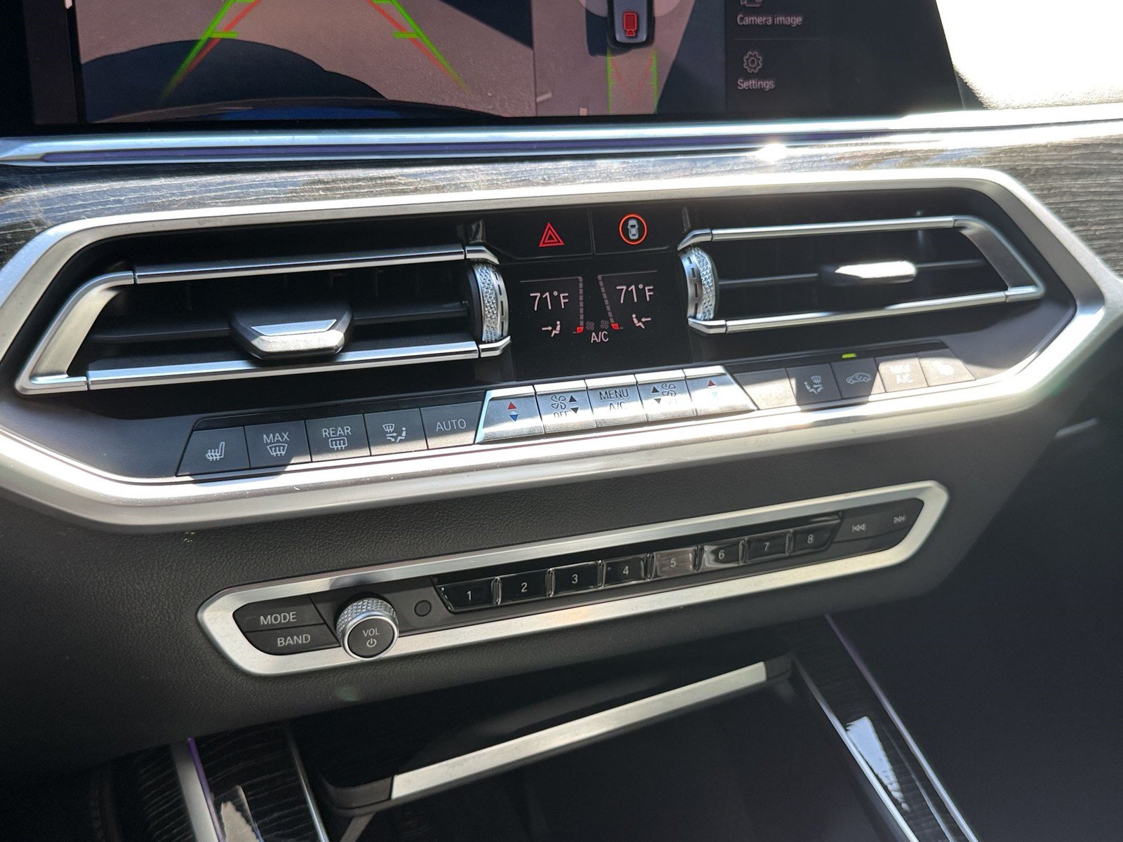 Used 2020 BMW X7 xDrive40i w/ M Sport Package AWD/4WD image 18
