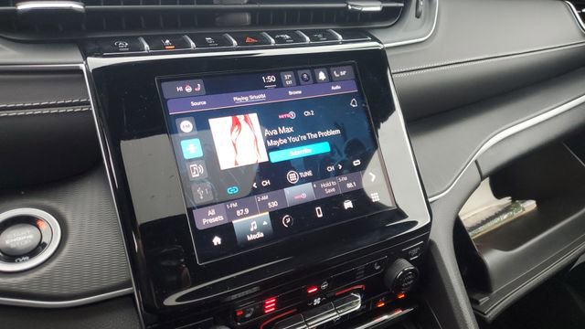 Certified 2024 Jeep Grand Cherokee L Altitude image 11