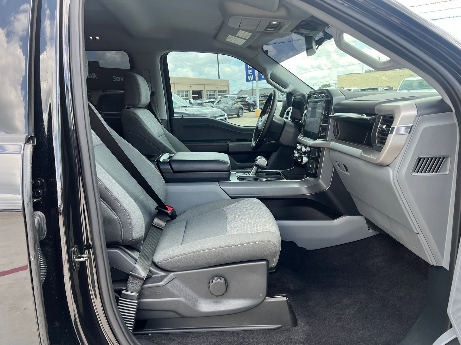 Used 2023 Ford F150 Lightning XLT AWD/4WD image 24