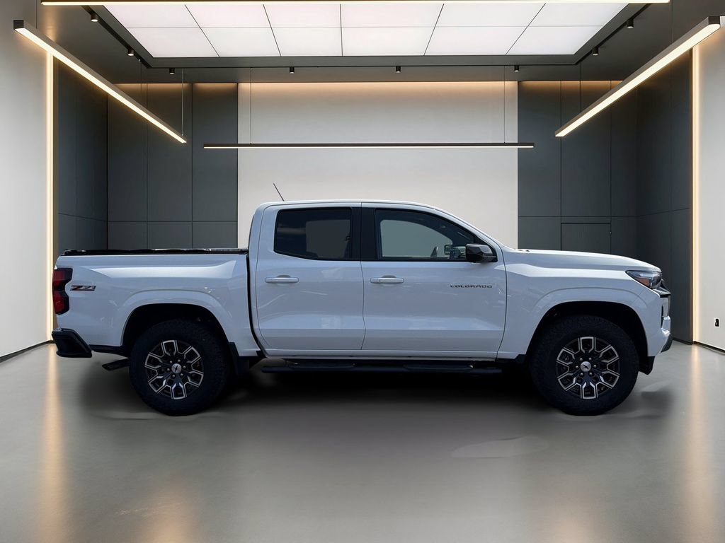 Certified 2025 Chevrolet Colorado Z71 w/ Technology Package AWD/4WD image 8
