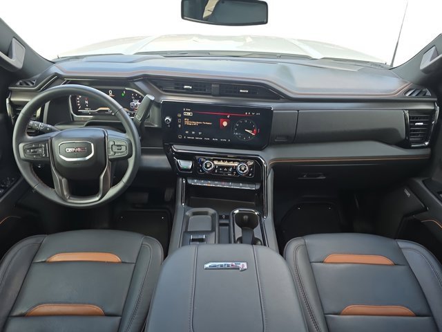 Used 2024 GMC Sierra 2500 AT4 w/ AT4 Preferred Package image 9