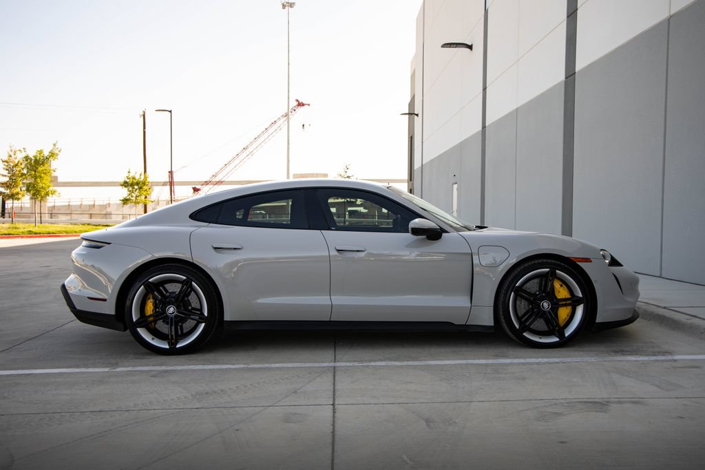 Used 2022 Porsche Taycan 4S AWD/4WD image 12