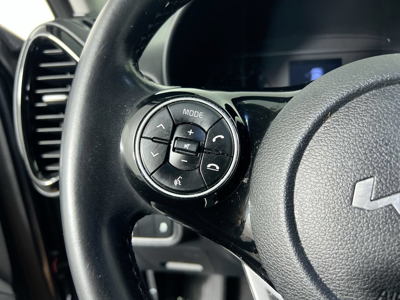 Used 2022 Kia Soul EX FWD image 16