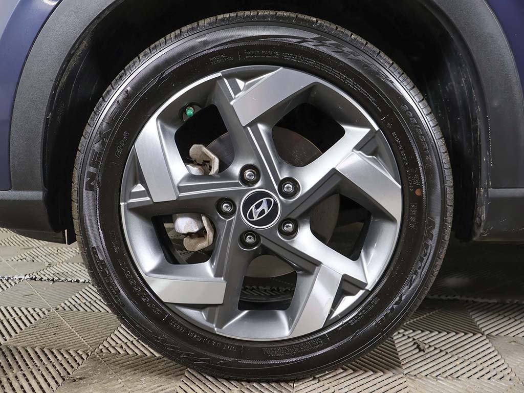 Certified 2023 Hyundai Venue Limited image 18