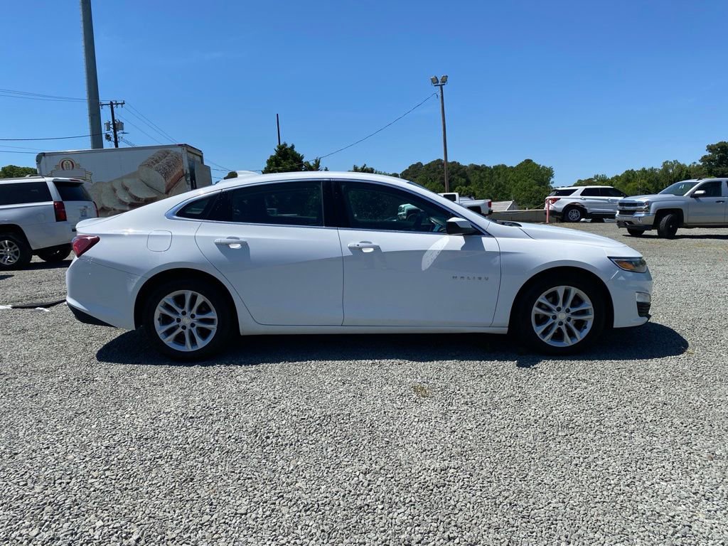 Used 2020 Chevrolet Malibu LT FWD image 2