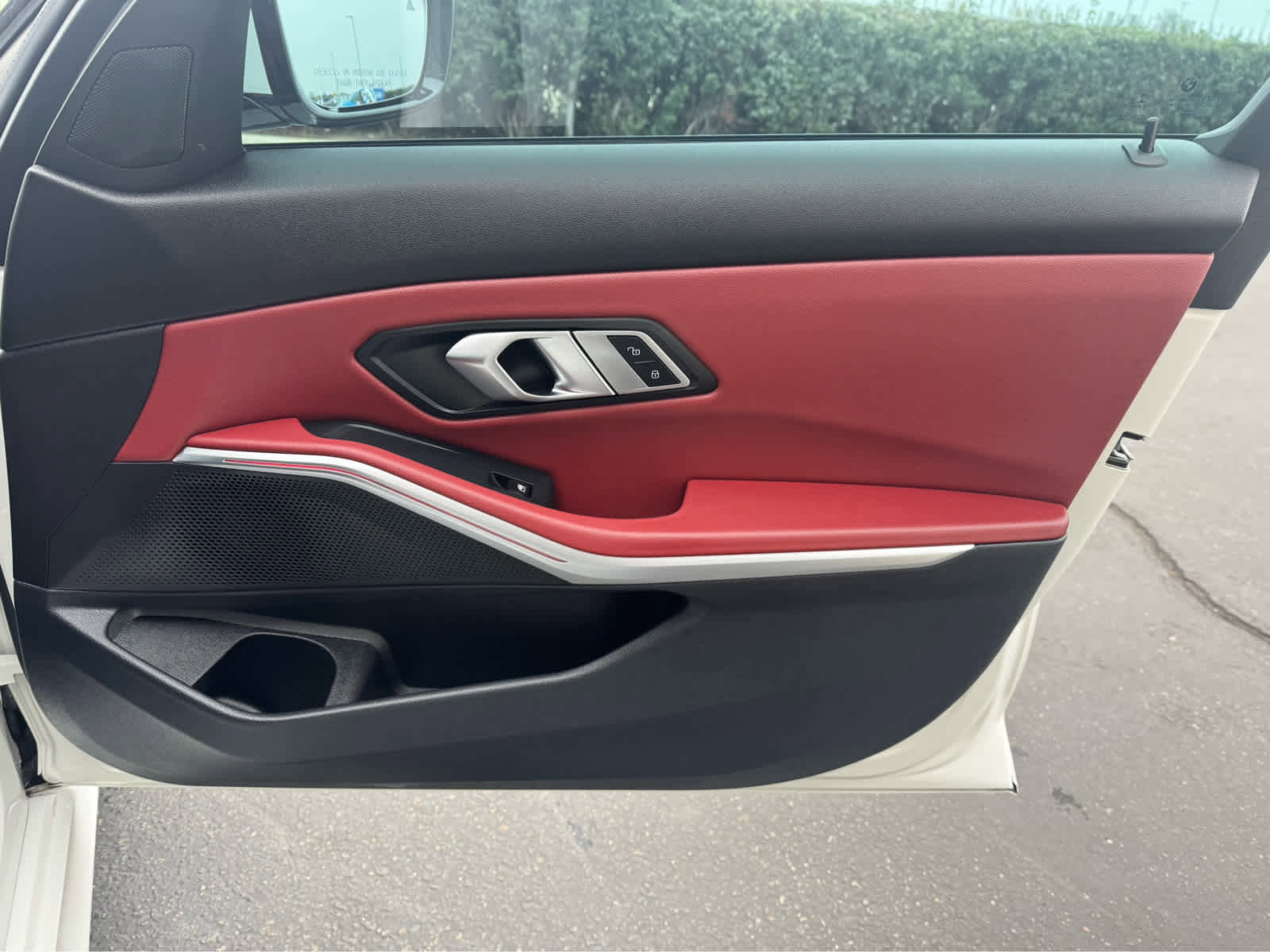 Used 2022 BMW 330i Sedan w/ M Sport Package image 22