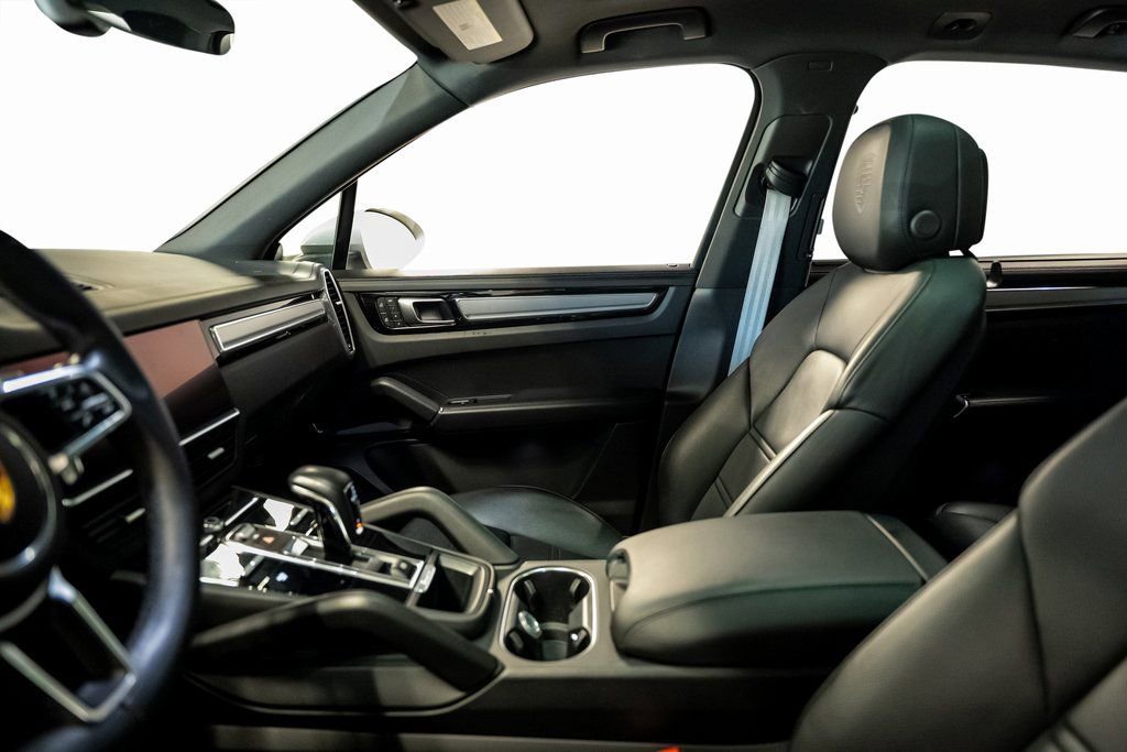 Used 2022 Porsche Cayenne S Platinum image 58