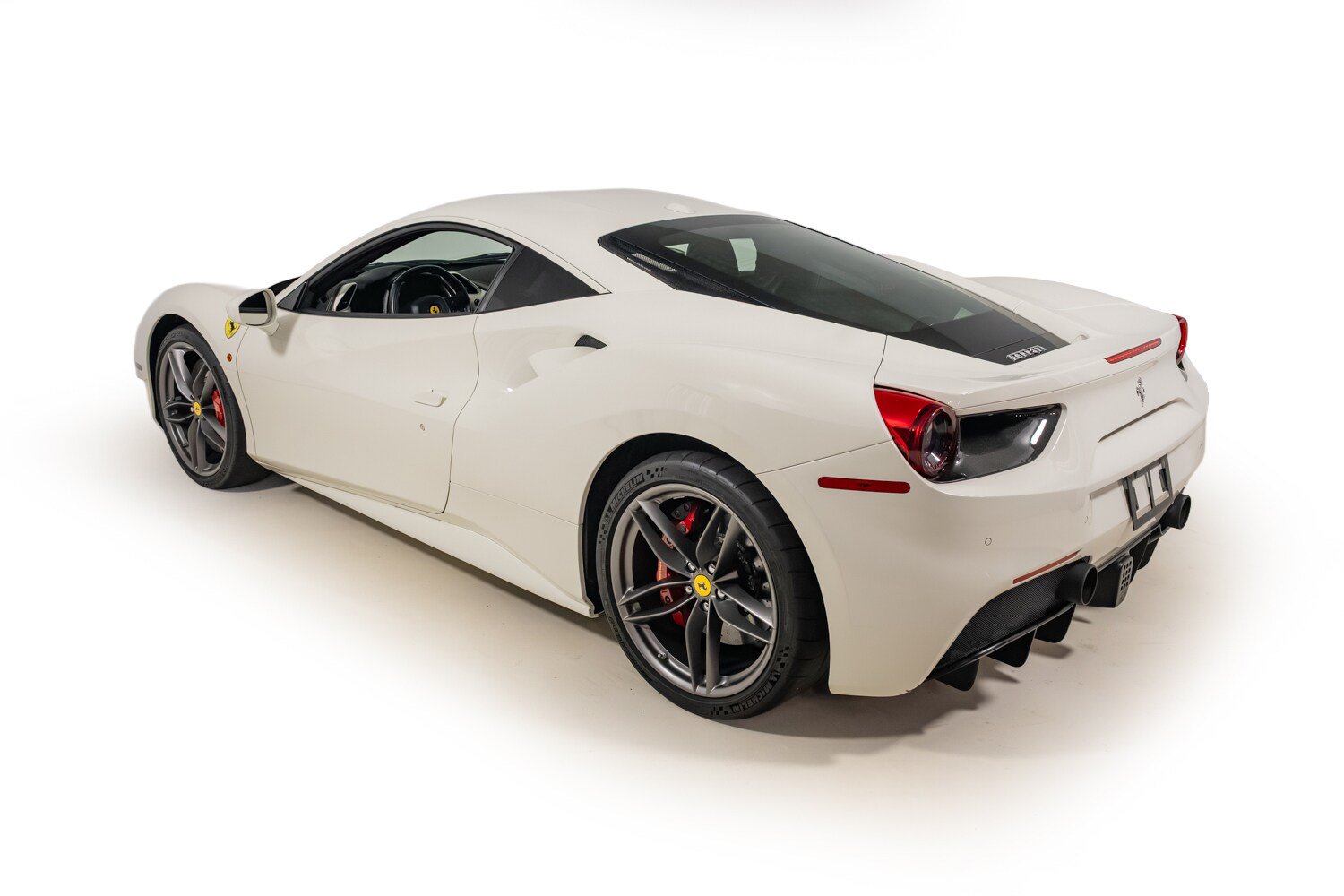 Used 2017 Ferrari 488 GTB RWD image 4