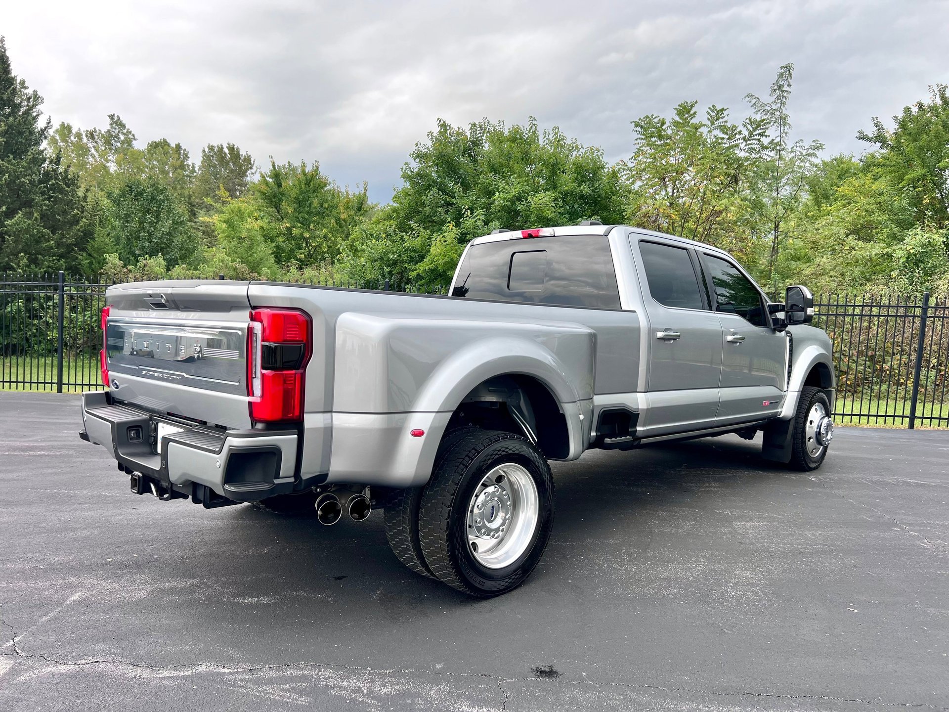 Used 2024 Ford F450 Limited w/ FX4 Off-Road Package AWD/4WD image 37