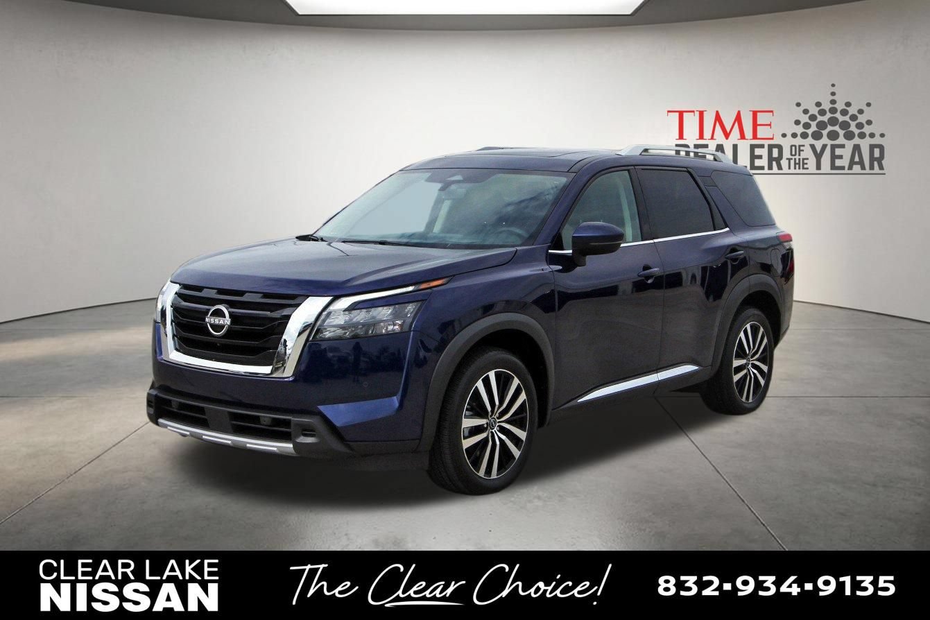 Certified 2025 Nissan Pathfinder Platinum AWD/4WD image 4