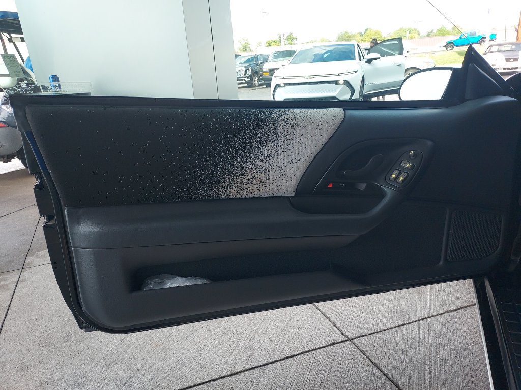 Used 1993 Chevrolet Camaro Z28 RWD image 12
