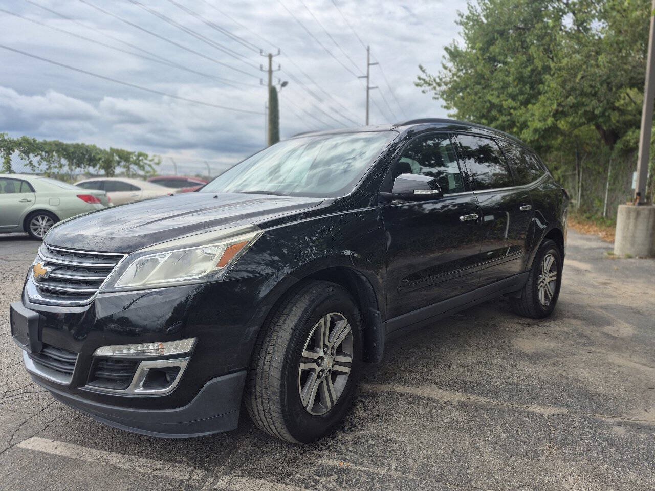 Used 2017 Chevrolet Traverse LT AWD/4WD image 4