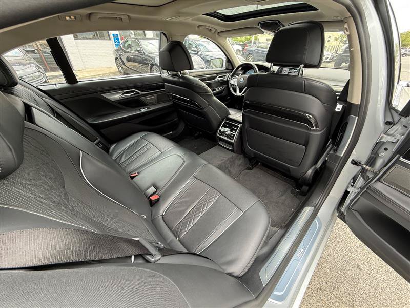 Used 2018 BMW 750Li xDrive AWD/4WD image 24