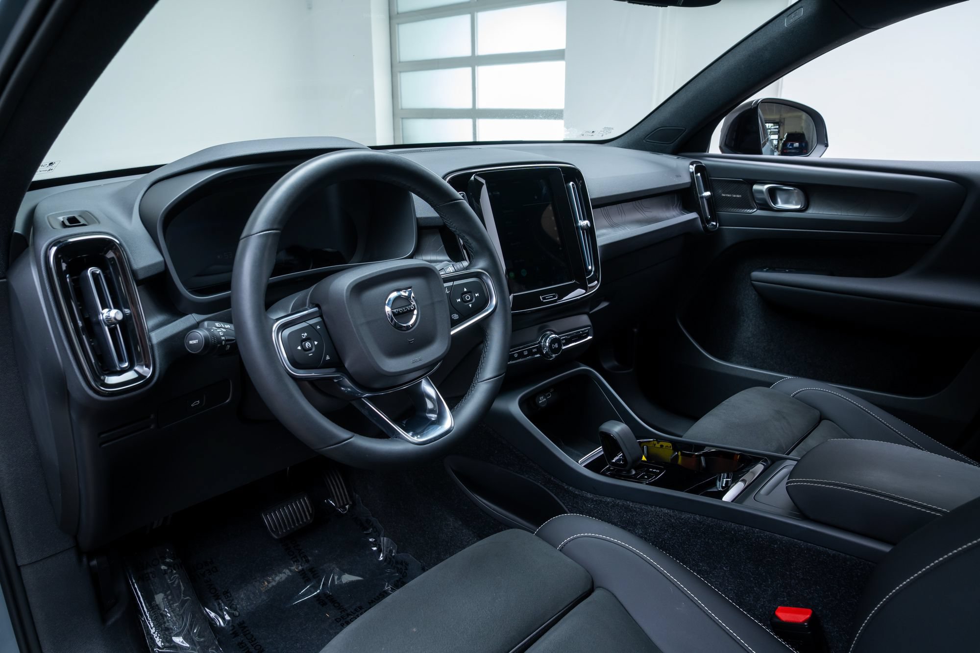 Used 2023 Volvo C40 P8 Recharge Ultimate w/ Protection Package Premier AWD/4WD image 19