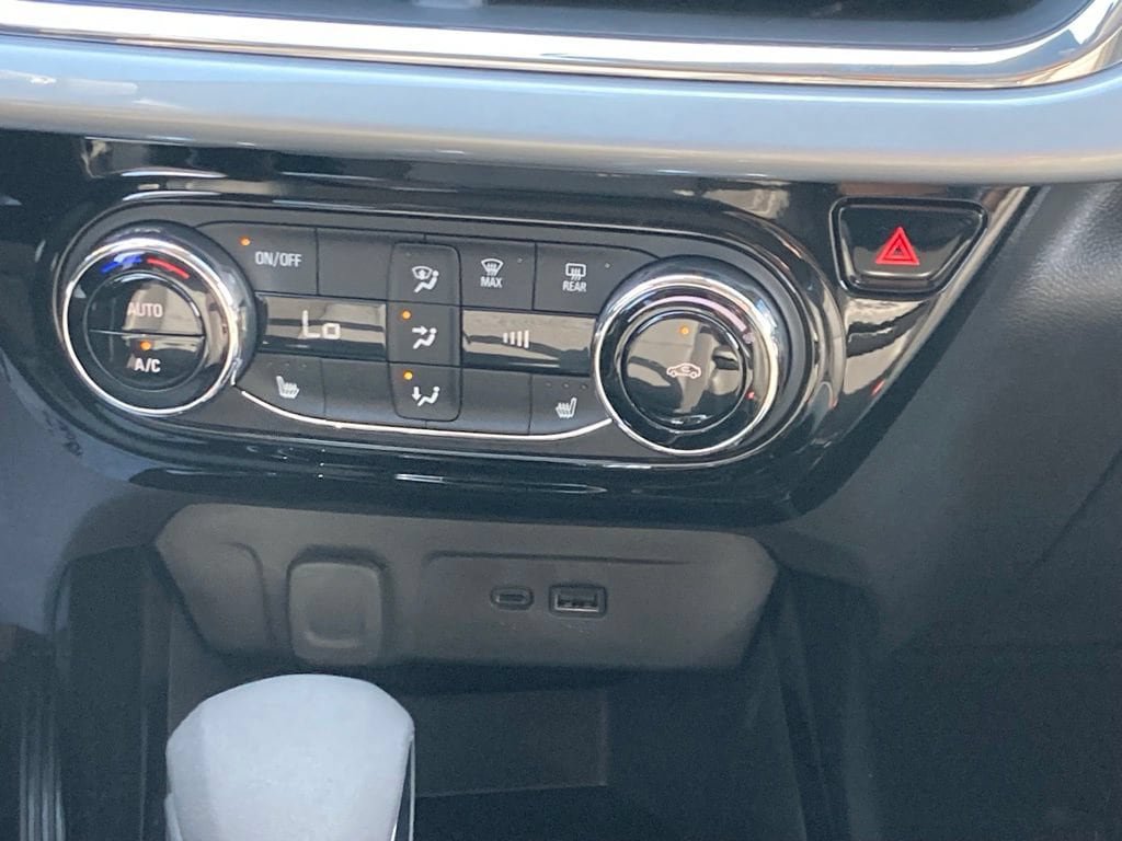 New 2026 Chevrolet Trax LT w/ Midnight Edition FWD image 14