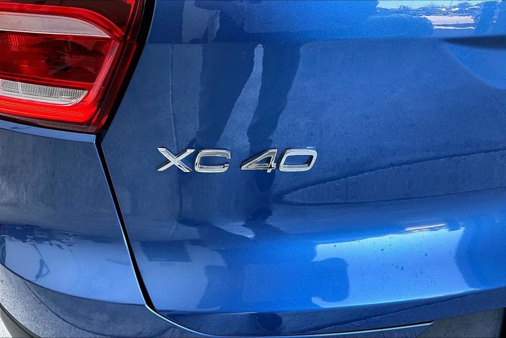 Used 2020 Volvo XC40 T5 R-Design AWD/4WD image 42