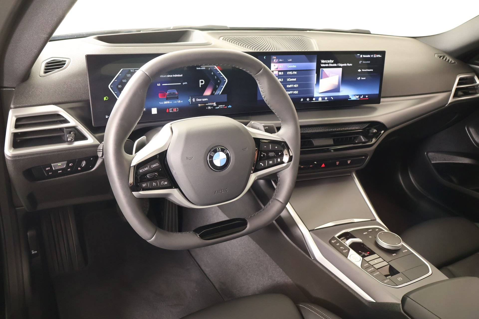 Used 2025 BMW 230i Coupe RWD image 2