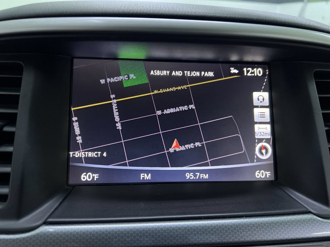 Used 2019 Nissan Pathfinder SL AWD/4WD image 23