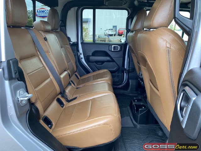 Used 2020 Jeep Gladiator Overland w/ Dual Top Group AWD/4WD image 7