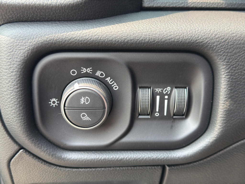 New 2026 RAM 1500 Laramie w/ Sport Appearance Package AWD/4WD image 15